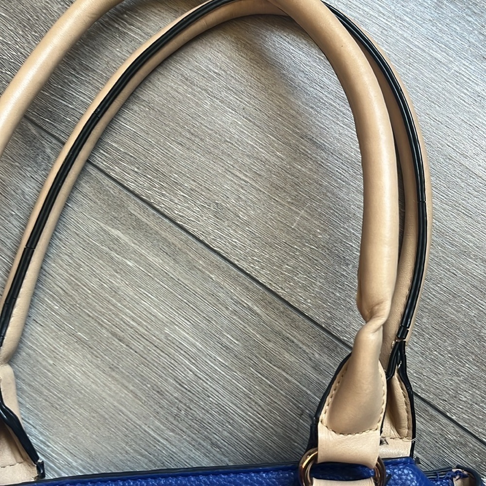 Joanel bucket bag - Picture 4 of 9